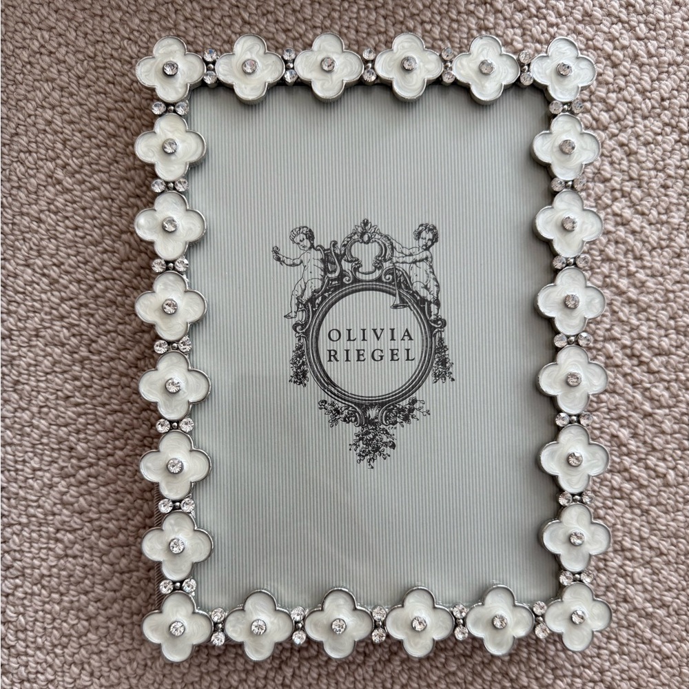 White Enamel Clover Frame by Olivia Riegel (Net-A-Porter) New In Box